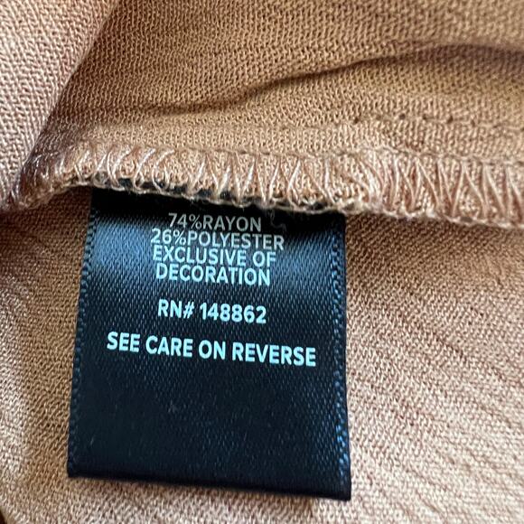 Torrid Women's Plus Size Tan Crinkle Gauze Crochet Tank Top - Size 2 - NWT - Picture 6 of 7